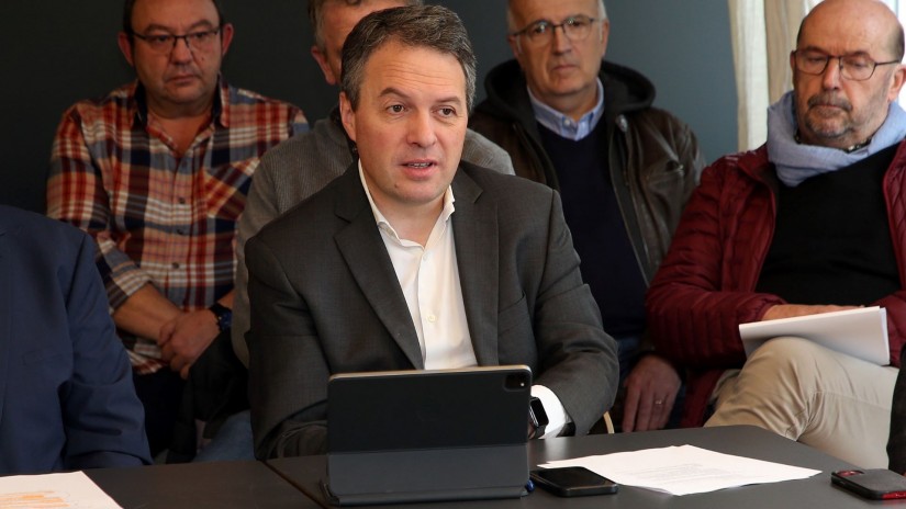 Elgarrekin Herriarentzat : pour une Communauté Pays Basque renforcée parce que décentralisée. (Lema 232)