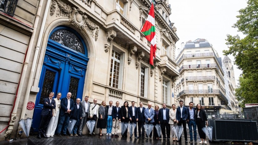 EAJ-PNB célèbre à Paris, avec solennité et émotion, le retour historique et juste de l'immeuble de l'avenue Marceau
