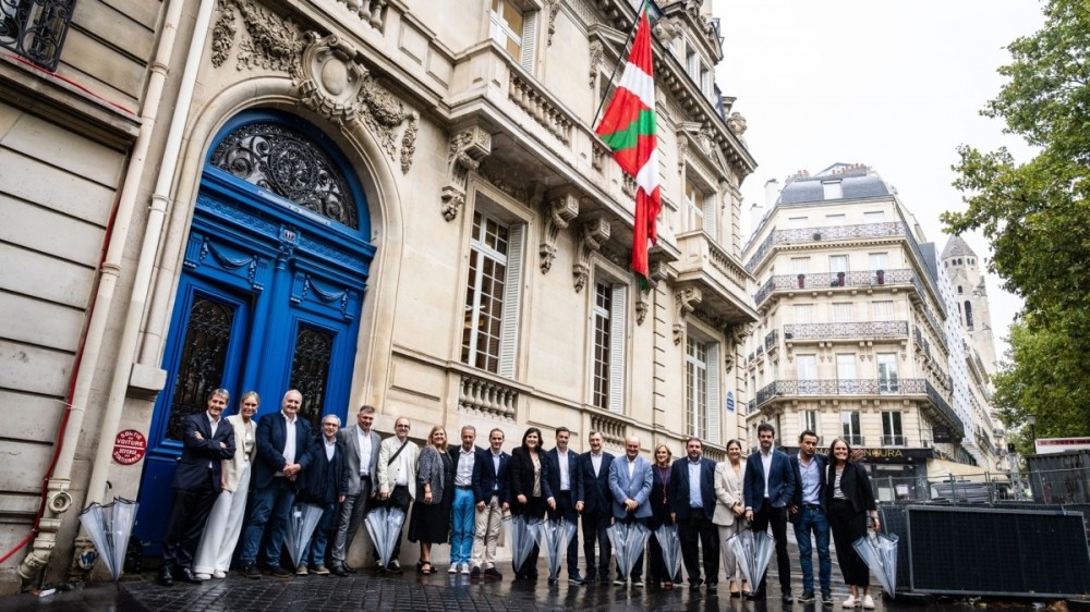 EAJ-PNB célèbre à Paris, avec solennité et émotion, le retour historique et juste de l'immeuble de l'avenue Marceau