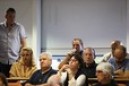 Galdeak publikotik.